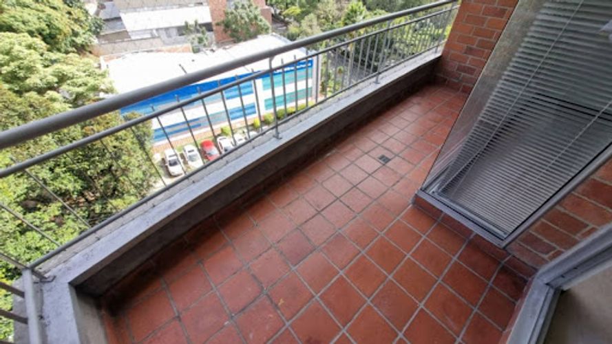 Apartamento de 3 alcobas en arriendo en Castropol, Medellín, 100 m² · foto 6 de 16