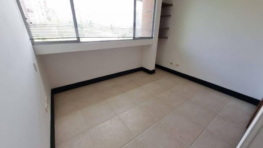 Apartamento de 3 alcobas en arriendo en Castropol, Medellín, 100 m² · foto 10 de 16