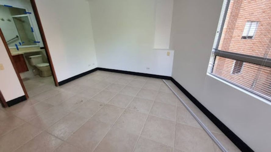 Apartamento de 3 alcobas en arriendo en Castropol, Medellín, 100 m² · foto 13 de 16
