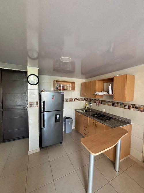 Apartamento de 2 alcobas en venta en Las Palmas, Ricaurte, 56 m² · foto 2 de 21
