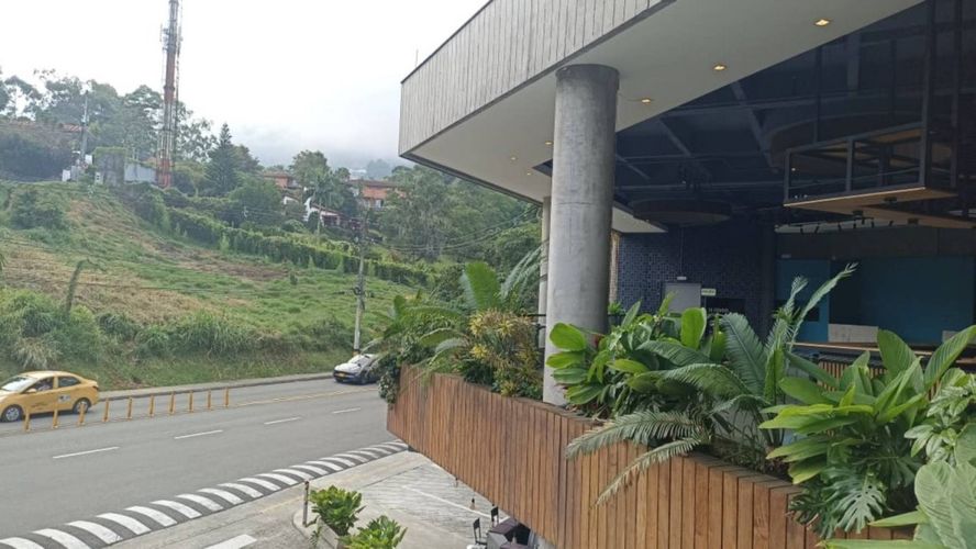 Local en venta en El Poblado, Envigado · foto 2 de 4