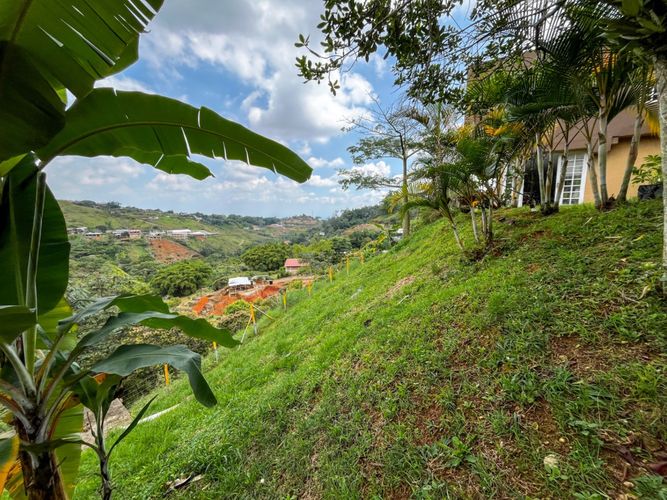 Casa de 5 alcobas en venta en La Buitrera, Cali, 360 m² · foto 3 de 24