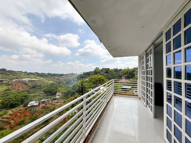 Casa de 5 alcobas en venta en La Buitrera, Cali, 360 m² · foto 5 de 24