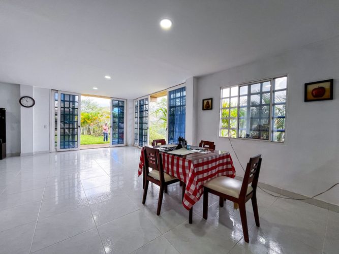 Casa de 5 alcobas en venta en La Buitrera, Cali, 360 m² · foto 10 de 24