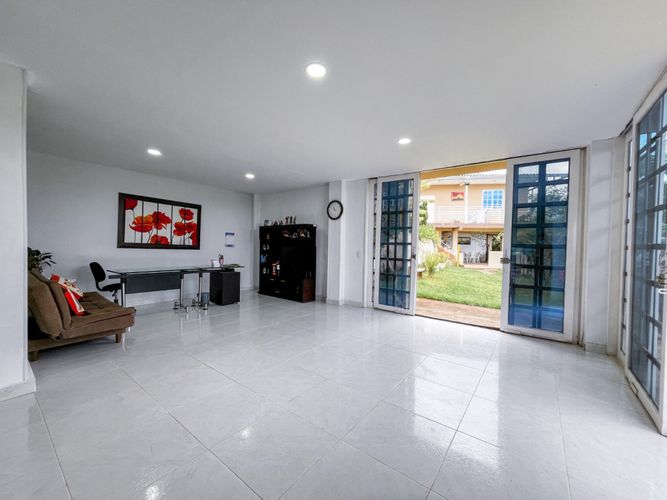 Casa de 5 alcobas en venta en La Buitrera, Cali, 360 m² · foto 15 de 24