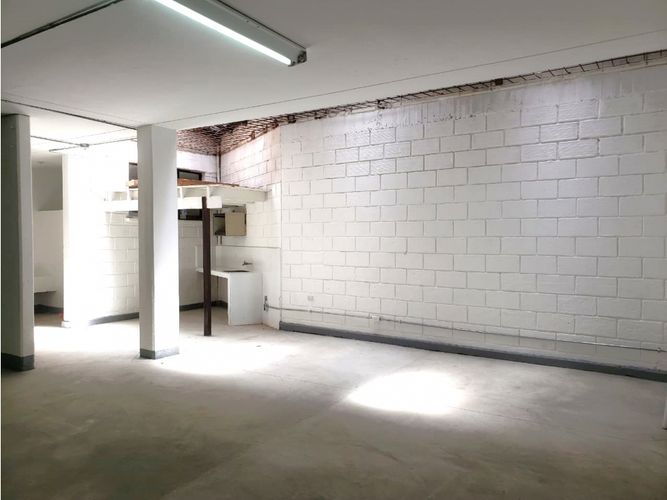 Bodega en arriendo en San Fernando, Medellín, 280 m² · foto 3 de 10