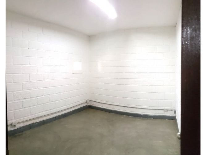 Bodega en arriendo en San Fernando, Medellín, 280 m² · foto 4 de 10