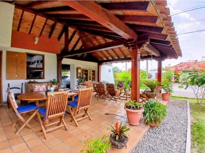 Casa de 4 alcobas en venta en El Caimo, Armenia, 250 m² · foto 3 de 24