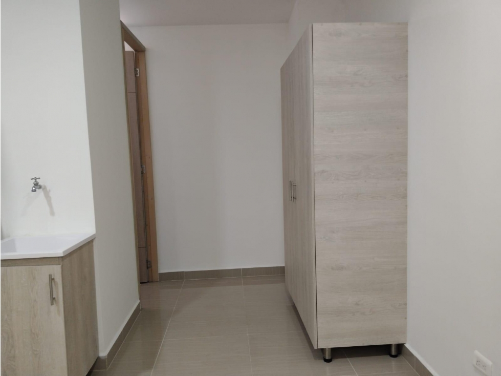 1BR Apartment in Calasanz (30 m²) - 4