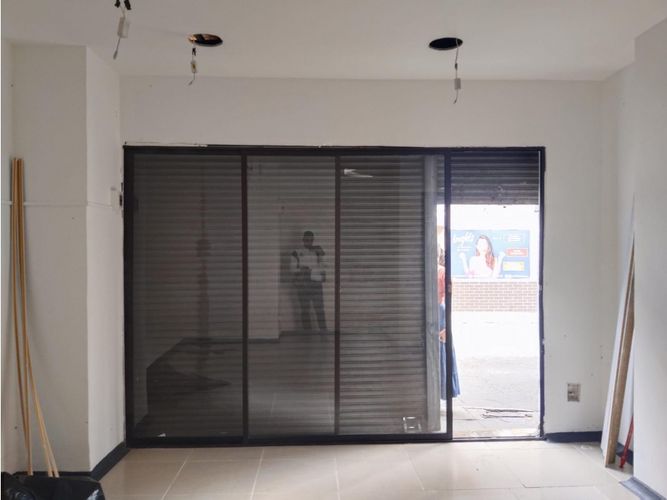 Local en arriendo en Villa Nueva, Medellín, 20 m² · foto 3 de 5