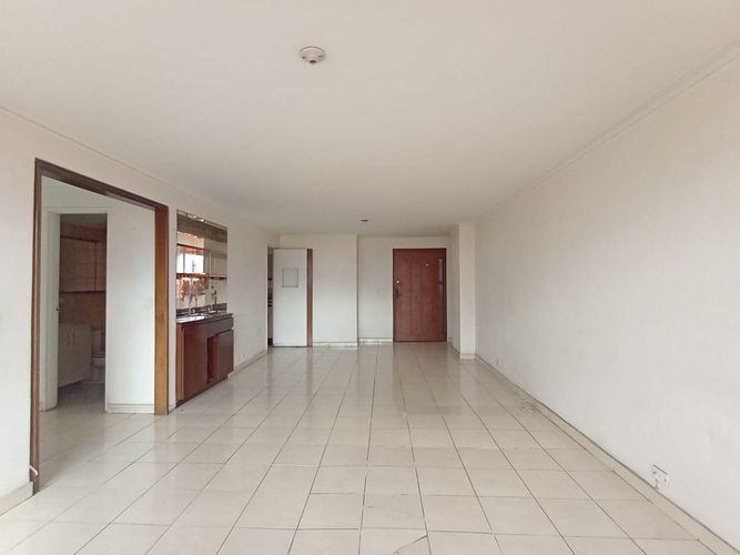 Apartamento de 3 alcobas en venta en Laureles, Medellín, 120 m² · foto 2 de 19