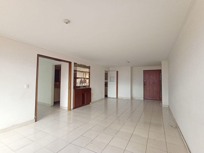 Apartamento de 3 alcobas en venta en Laureles, Medellín, 120 m² · foto 3 de 19