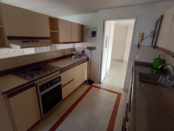 Apartamento de 3 alcobas en venta en Laureles, Medellín, 120 m² · foto 4 de 19