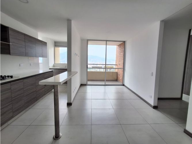 Apartamento de 3 alcobas en arriendo en Vereda Maria Auxiliadora, Sabaneta, 75 m² · foto 2 de 16