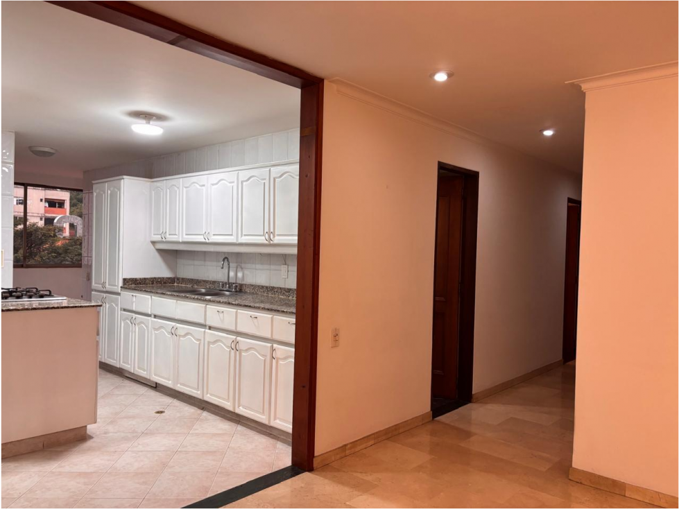 Apartamento en arriendo en Laureles, Medellín · foto 2 de 20