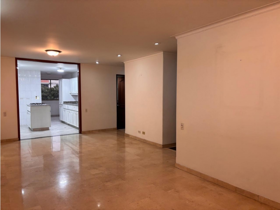 Apartamento en arriendo en Laureles, Medellín · foto 3 de 20
