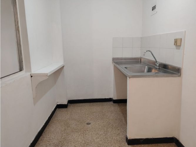 Local en arriendo en Boston, Medellín, 43 m² · foto 5 de 6