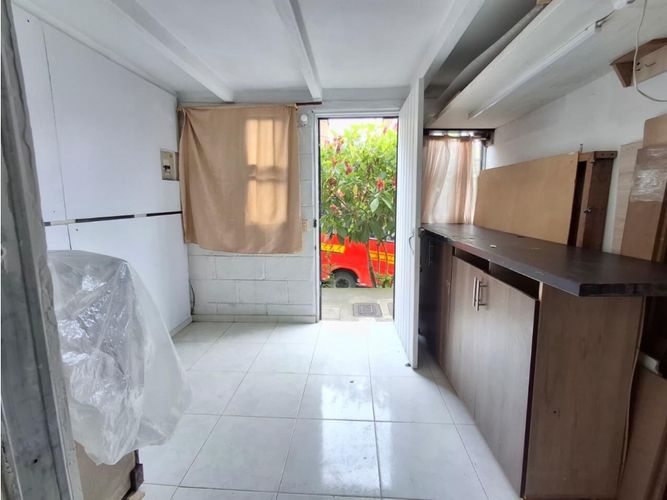 Local en arriendo en Cabecera San Antonio De Prado, Medellín, 10 m² · foto 3 de 5