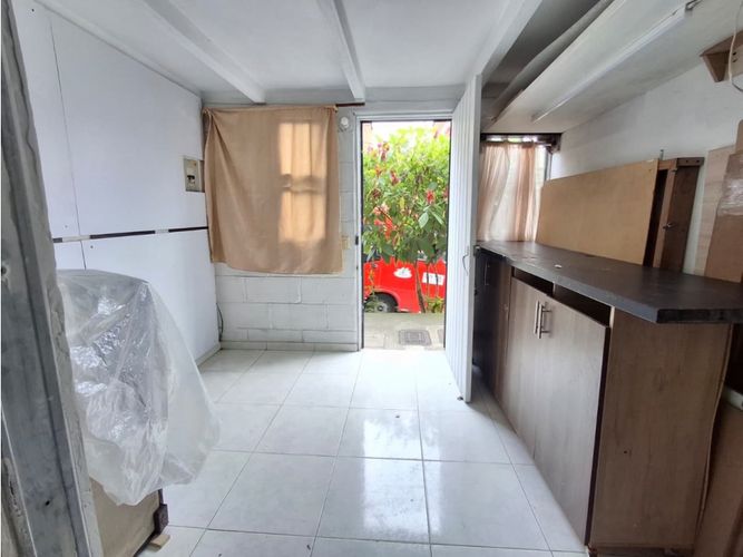 Local en arriendo en Cabecera San Antonio De Prado, Medellín, 10 m² · foto 5 de 5