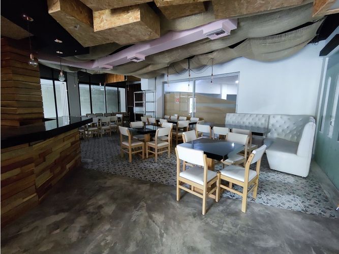 Local en arriendo en El Poblado, Medellín, 138 m² · foto 5 de 8