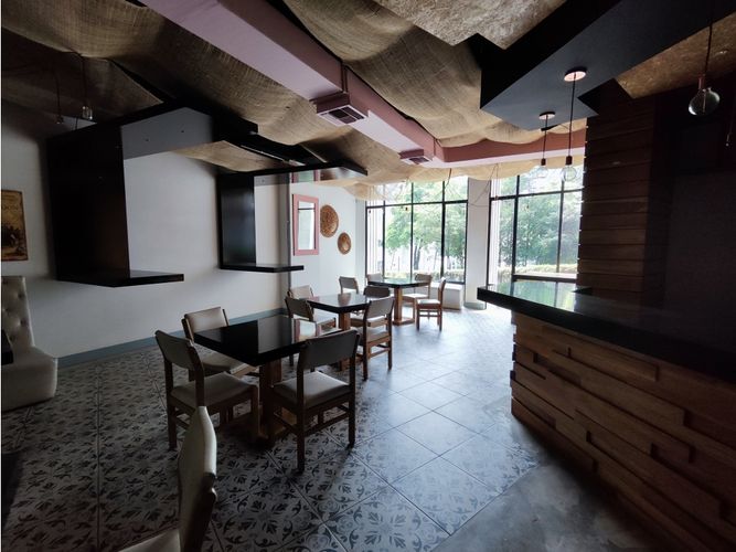 Local en arriendo en El Poblado, Medellín, 138 m² · foto 7 de 8
