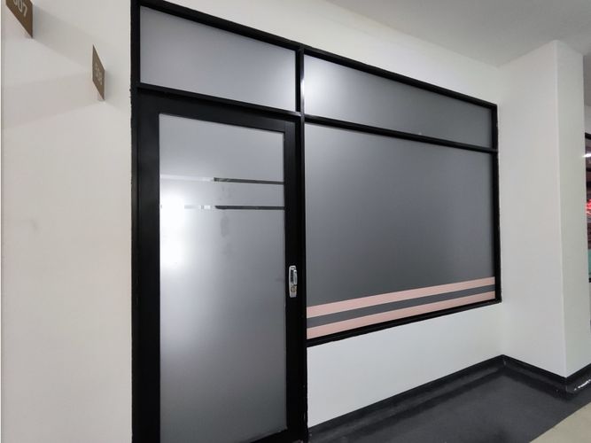 Local en arriendo en El Poblado, Medellín, 46 m² · foto 2 de 4