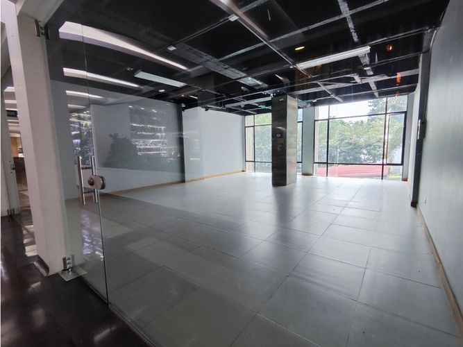 Local en arriendo en El Poblado, Medellín, 70 m² · foto 4 de 5