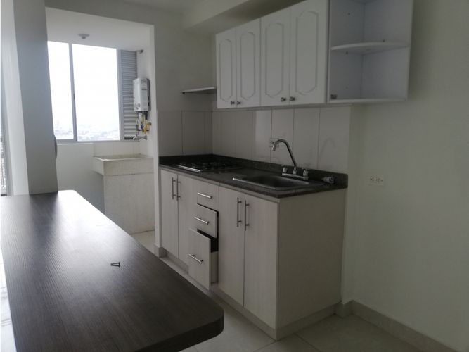 Apartamento de 2 alcobas en venta en Maria Auxiliadora, Sabaneta, 56 m² · foto 2 de 14