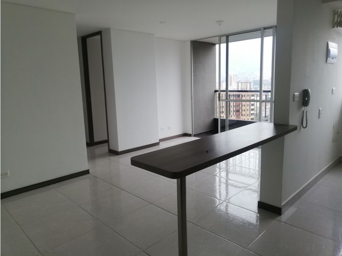 Apartamento de 2 alcobas en venta en Maria Auxiliadora, Sabaneta, 56 m² · foto 4 de 14