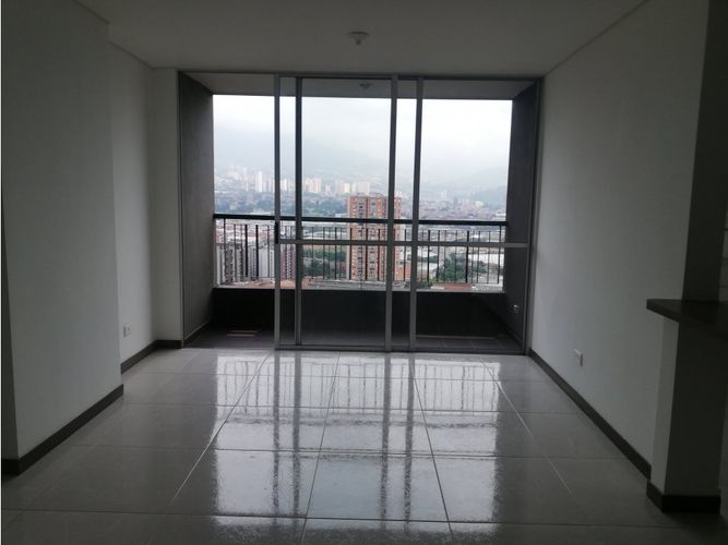 Apartamento de 2 alcobas en venta en Maria Auxiliadora, Sabaneta, 56 m² · foto 5 de 14