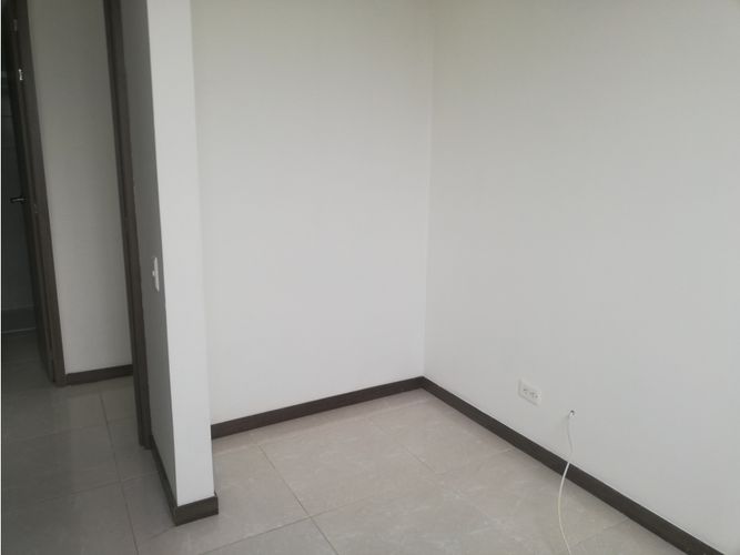 Apartamento de 2 alcobas en venta en Maria Auxiliadora, Sabaneta, 56 m² · foto 7 de 14