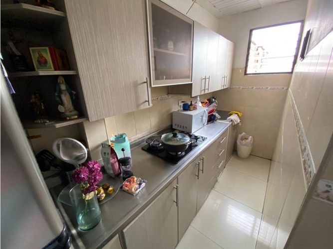 Casa de 8 alcobas en venta en Laureles, Medellín, 90 m² · foto 2 de 14
