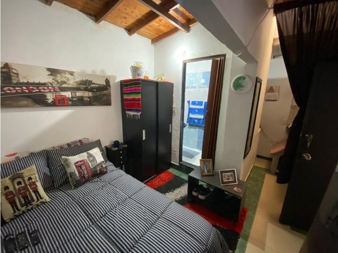 Casa de 8 alcobas en venta en Laureles, Medellín, 90 m² · foto 7 de 14
