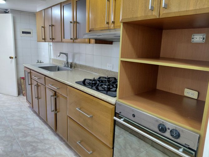 Apartamento de 2 alcobas en arriendo en Los Naranjos, Medellín, 72 m² · foto 2 de 24