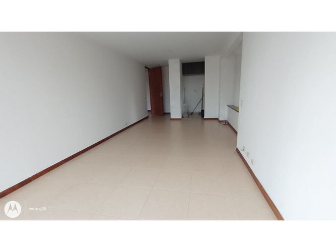Apartamento de 3 alcobas en venta en El Poblado, Medellín, 79 m² · foto 2 de 15