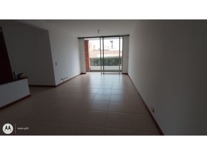 Apartamento de 3 alcobas en venta en El Poblado, Medellín, 79 m² · foto 3 de 15