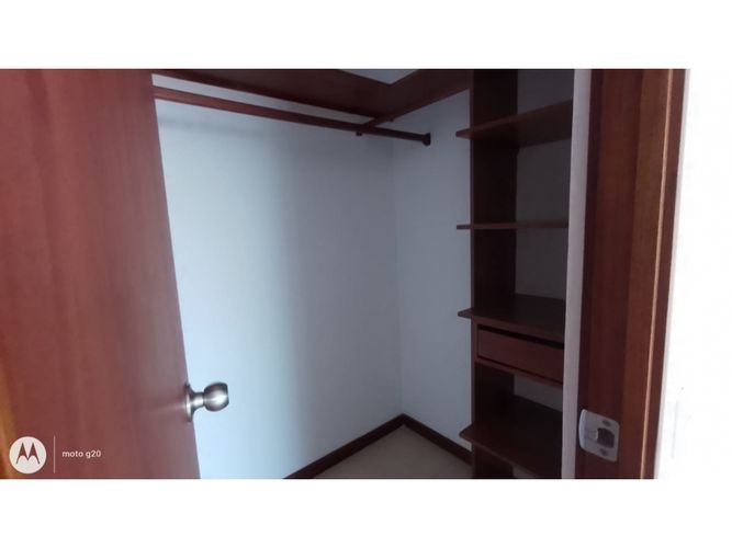 Apartamento de 3 alcobas en venta en El Poblado, Medellín, 79 m² · foto 10 de 15