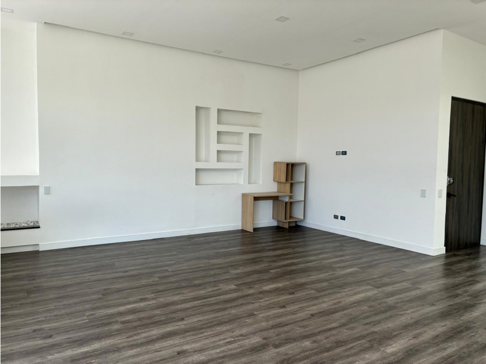 Apartamento en arriendo en La Carolina, Bogotá · foto 2 de 24
