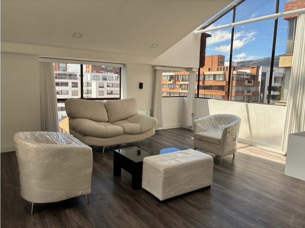 Apartamento en arriendo en La Carolina, Bogotá · foto 3 de 24