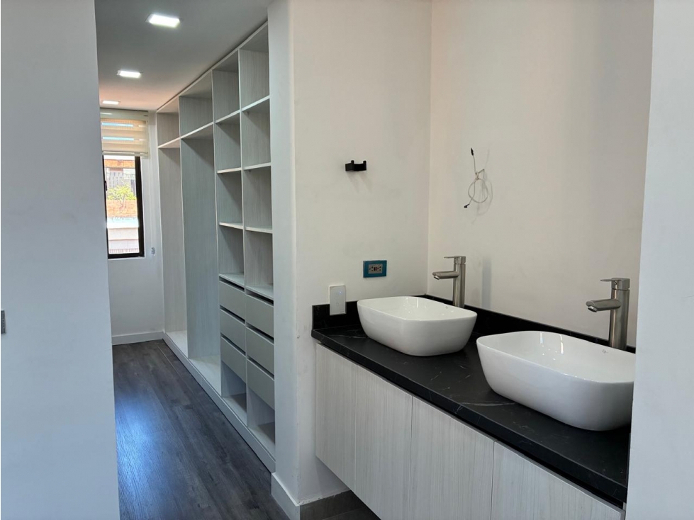 Apartamento en arriendo en La Carolina, Bogotá · foto 18 de 24