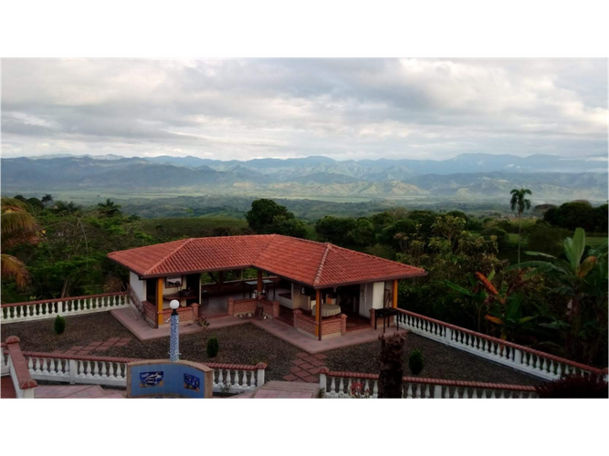 Casa de 7 alcobas en venta en Cerritos, Pereira, 740 m² · foto 2 de 17