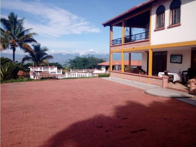 Casa de 7 alcobas en venta en Cerritos, Pereira, 740 m² · foto 7 de 17