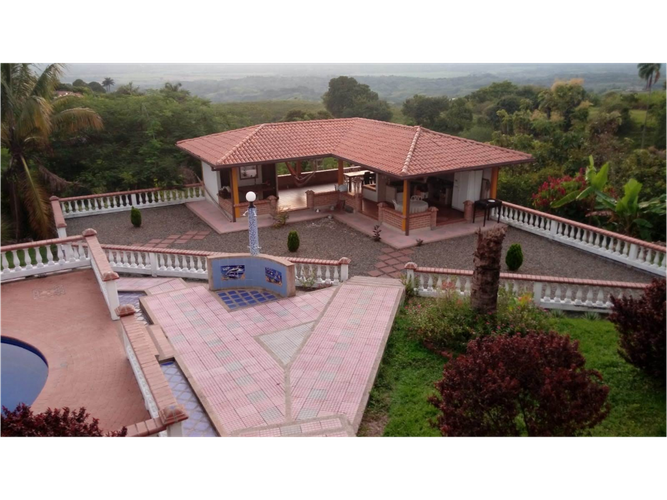 Casa de 7 alcobas en venta en Cerritos, Pereira, 740 m² · foto 9 de 17