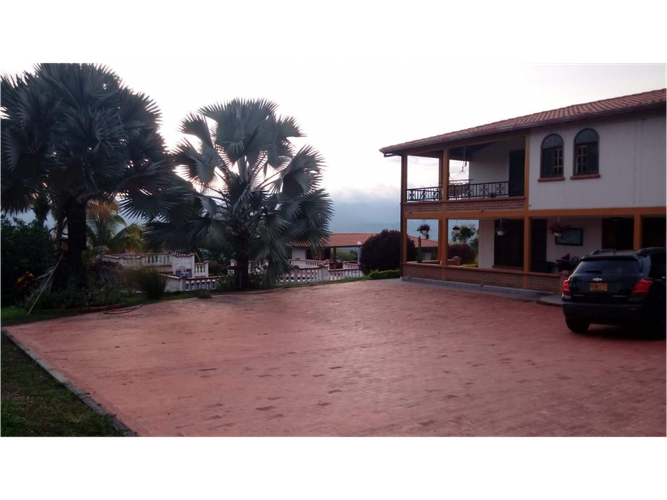 Casa de 7 alcobas en venta en Cerritos, Pereira, 740 m² · foto 14 de 17