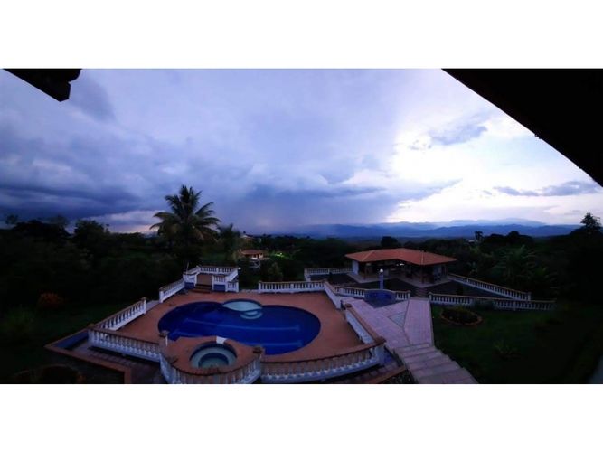 Casa de 7 alcobas en venta en Cerritos, Pereira, 740 m² · foto 16 de 17