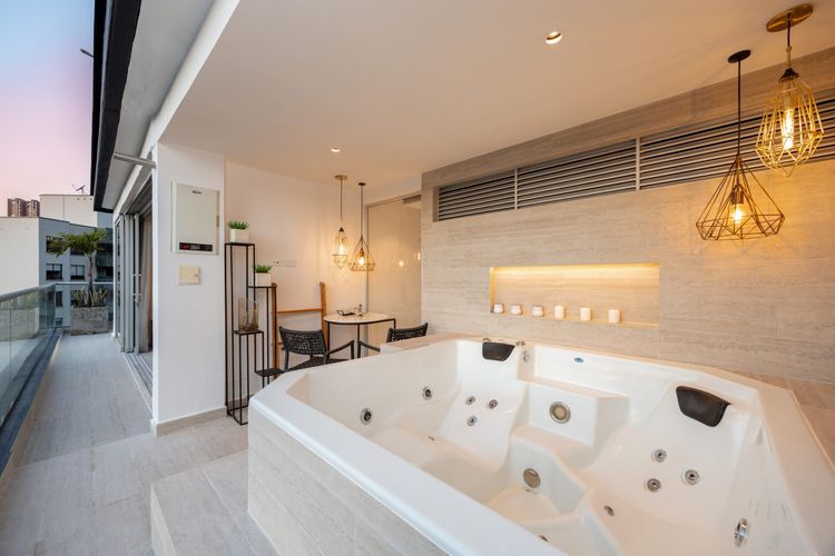 Apartamento de 3 alcobas en venta en Las Lomas, Medellín, 197 m² · foto 2 de 20