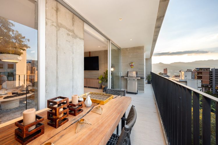 Apartamento de 3 alcobas en venta en Las Lomas, Medellín, 197 m² · foto 8 de 20