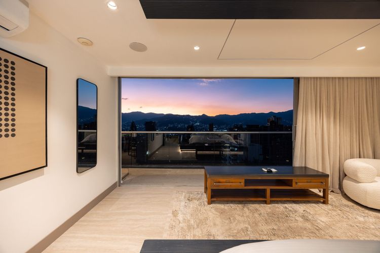 Apartamento de 3 alcobas en venta en Las Lomas, Medellín, 197 m² · foto 4 de 20