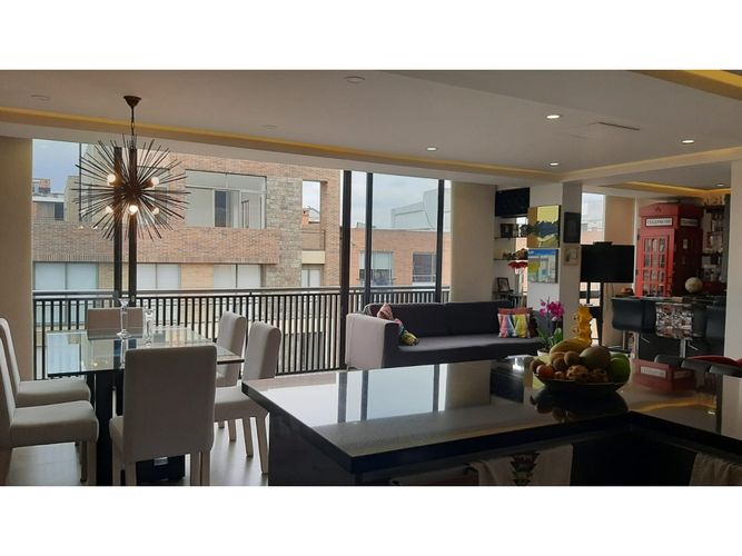 Apartamento de 3 alcobas en venta en Santa Barbara, Bogotá, 165 m² · foto 2 de 21