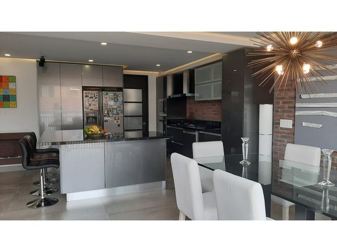 Apartamento de 3 alcobas en venta en Santa Barbara, Bogotá, 165 m² · foto 4 de 21